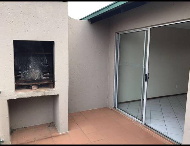 2 BEDROOM TOWNHOUSE FOR SALE IN SOUTH CREST